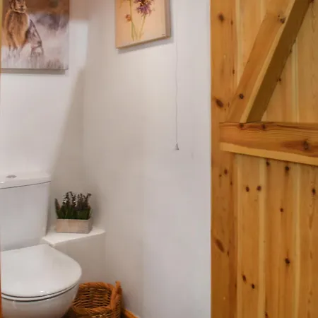 Aisgill Farm Stable - Uk48178 * Outhgill